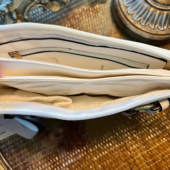 White Crossbody Bag Front & Back Zip Pockets Can hold a Phone.Adjustable Strap - Picture 3 of 3